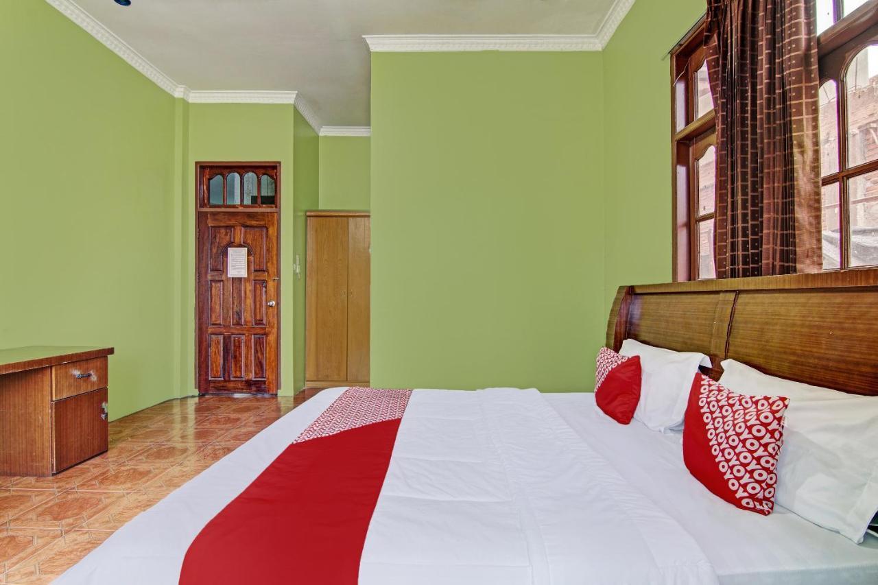 Oyo 92551 Netra Hotel Ujunbatu Eksteriør billede