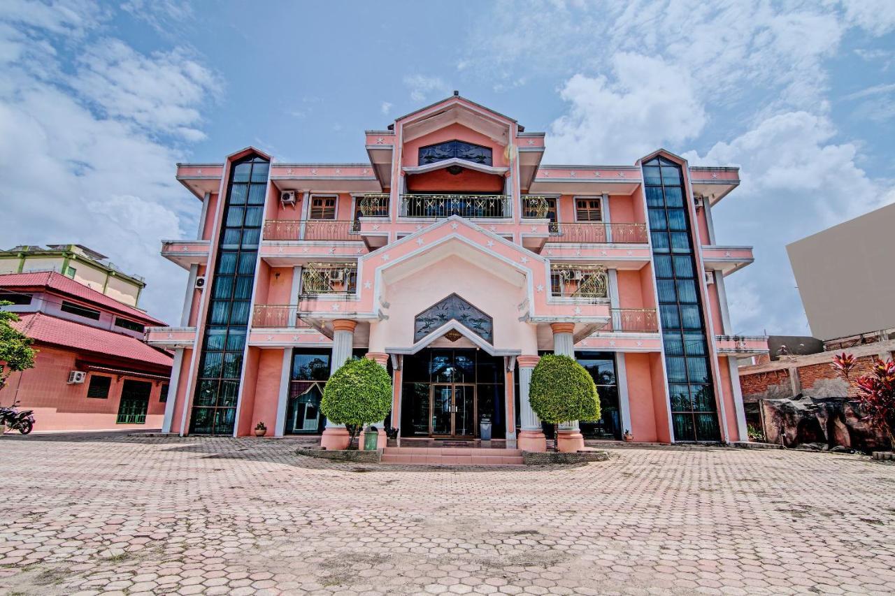 Oyo 92551 Netra Hotel Ujunbatu Eksteriør billede