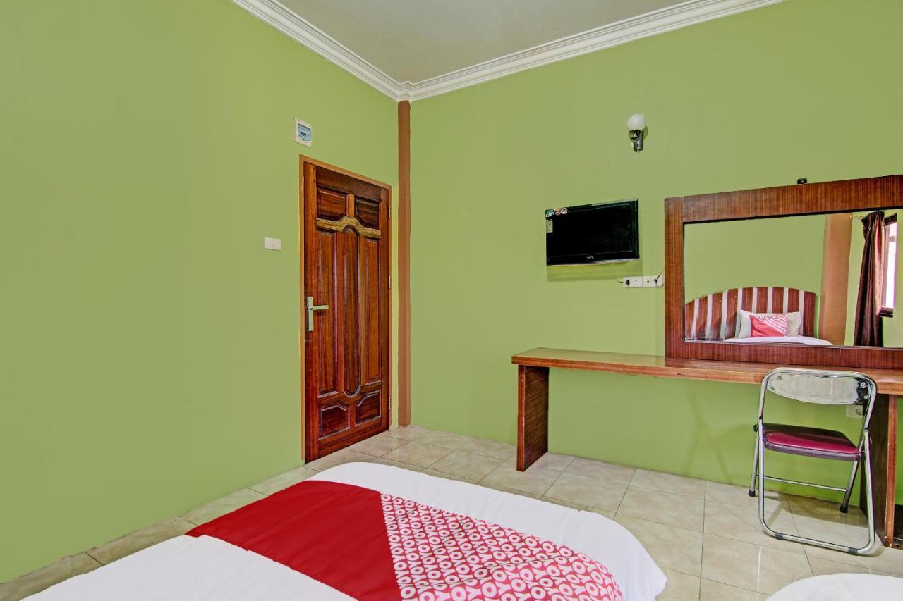 Oyo 92551 Netra Hotel Ujunbatu Eksteriør billede