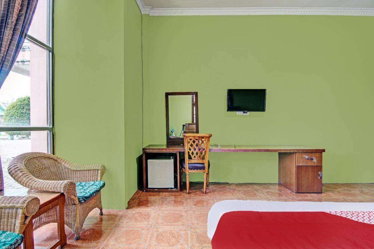 Oyo 92551 Netra Hotel Ujunbatu Eksteriør billede