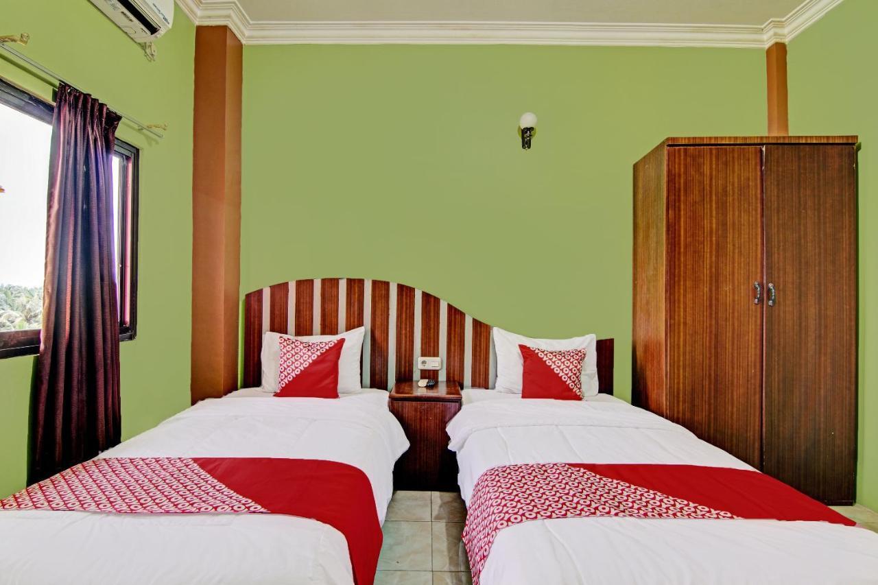 Oyo 92551 Netra Hotel Ujunbatu Eksteriør billede