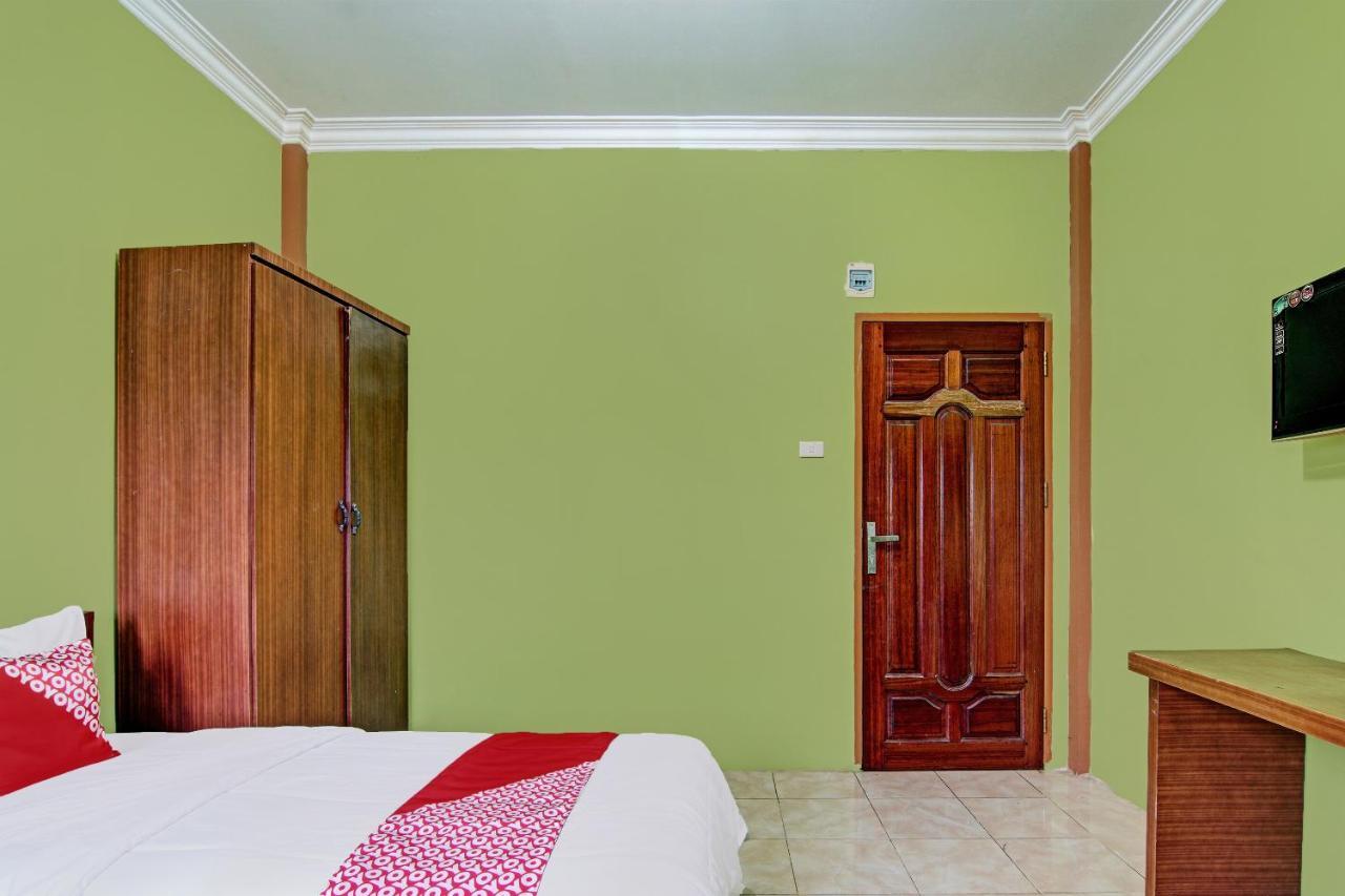 Oyo 92551 Netra Hotel Ujunbatu Eksteriør billede