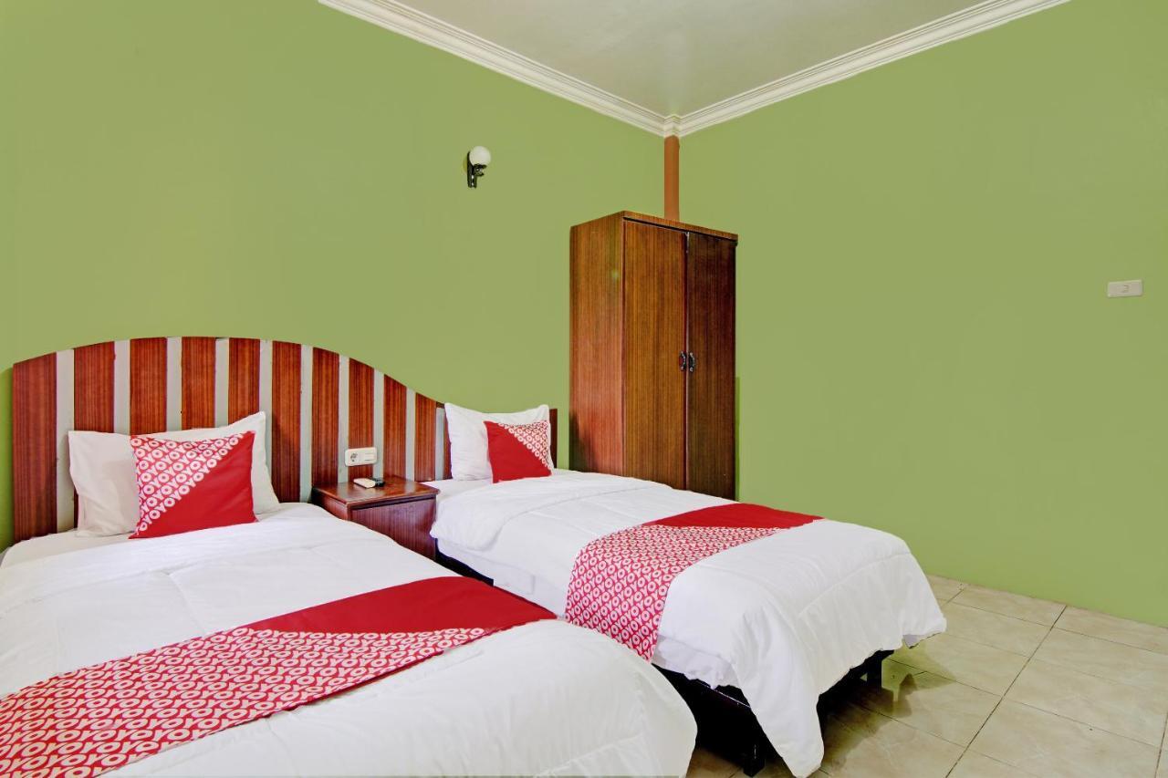 Oyo 92551 Netra Hotel Ujunbatu Eksteriør billede