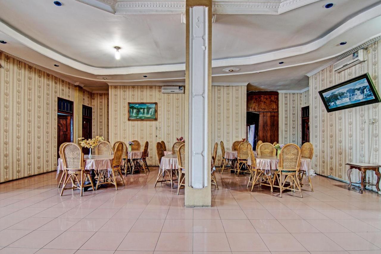 Oyo 92551 Netra Hotel Ujunbatu Eksteriør billede
